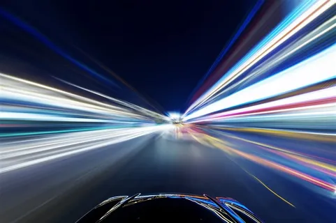 正在急速行驶的赛车高清图片下载 正在急速行驶的赛车高清图片下载