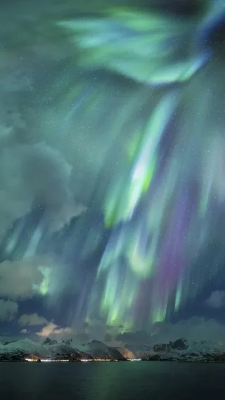 绿色极光壁纸图片