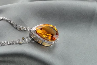 天然黄水晶项链图片素材