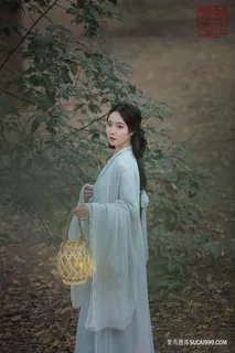 夜晚提灯的古装少女手机夜间壁纸图片