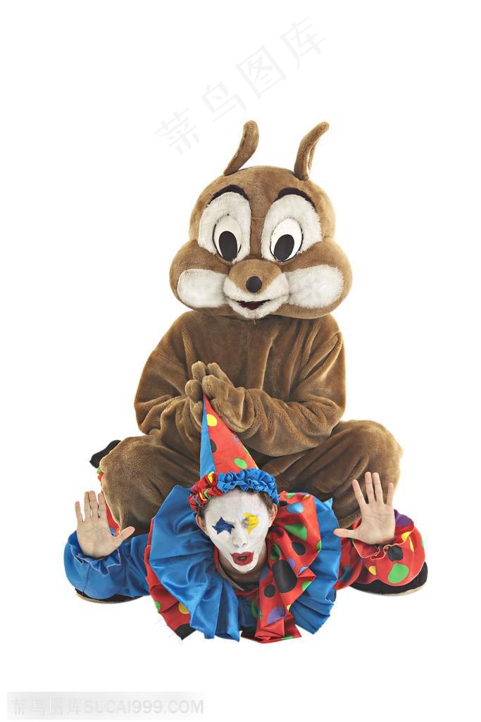 游乐园广告元素 坐在小丑身上的松鼠玩偶