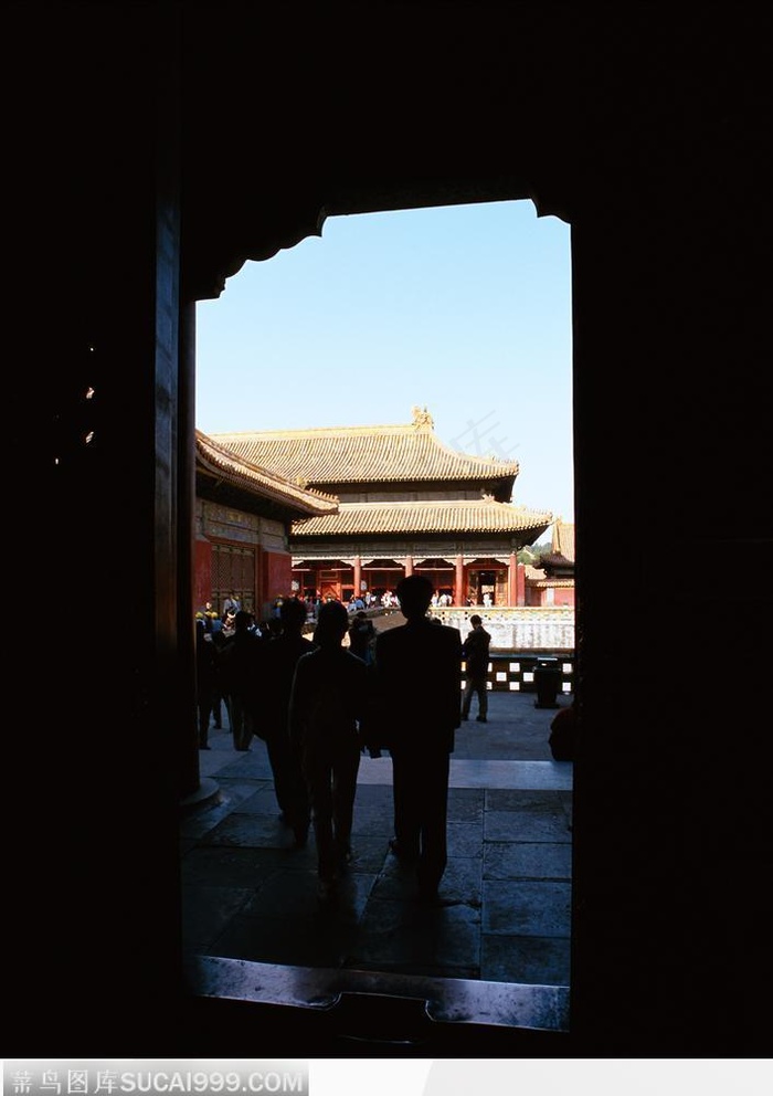 市井生活-参观古迹的人群