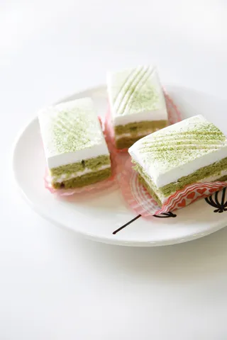 蛋糕店小蛋糕慕斯美食甜品图片