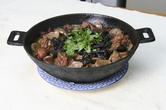铁锅炖鸡 (1)