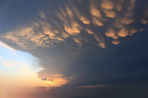 唯美壮观灰色晚霞天空高清图片 唯美壮观灰色晚霞天空高清图片