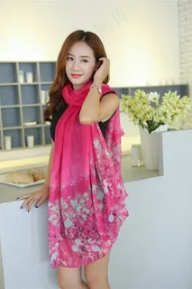 漂亮丝巾女模特图片