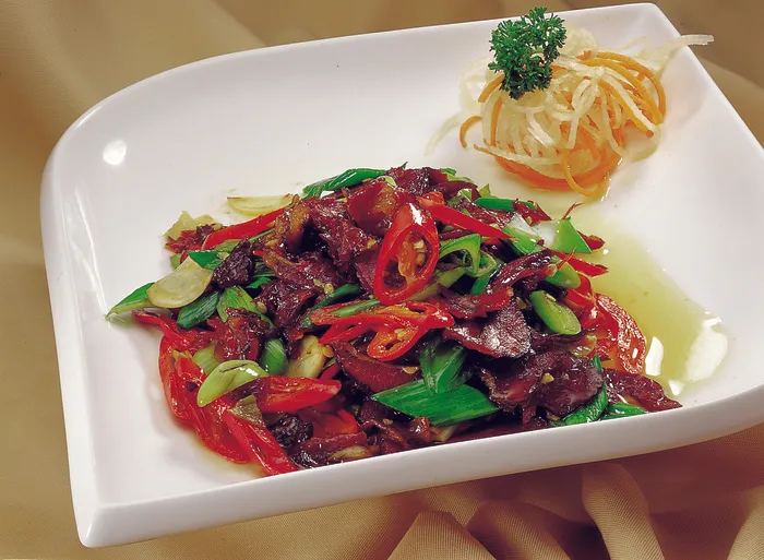 95X-203蒜椒炒腊牛肉