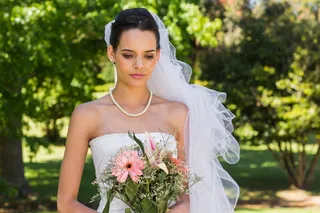 美女白色婚纱图片