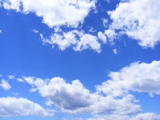 白云湛蓝天空图片