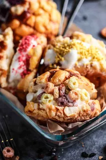 蛋糕店小蛋糕慕斯美食甜品图片