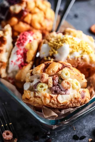 蛋糕店小蛋糕慕斯美食甜品图片