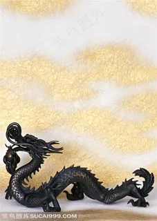 静物龙的特写-握着珠子腾云驾雾的金属立体龙造型