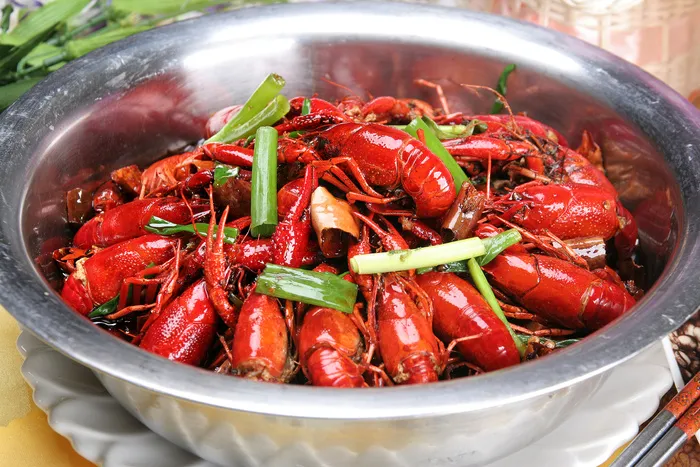 麻辣小龙虾32元斤热菜里