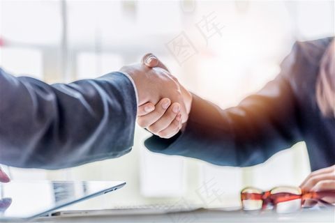 商务握手场景高清图片