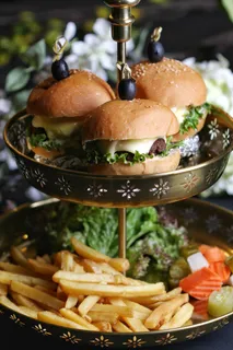 黄色美味汉堡摄影素材 黄色美味汉堡摄影素材