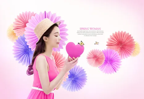 春暖美女粉色背景