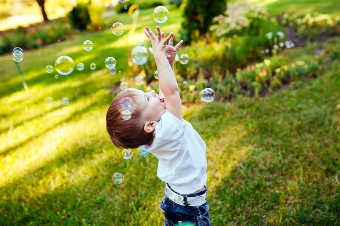 小孩子的泡泡世界
