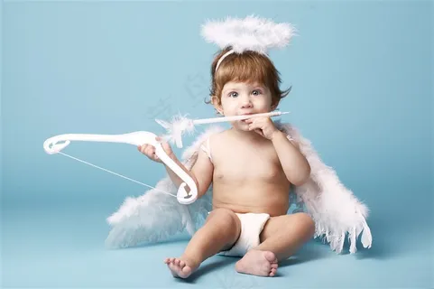 有天使光环的可爱宝宝