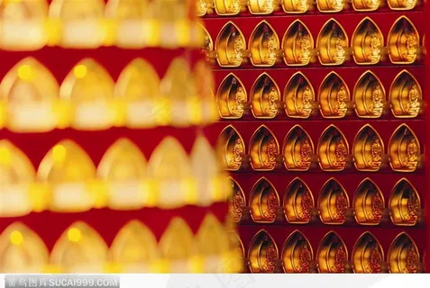 佛教信仰-镀金的千佛塔