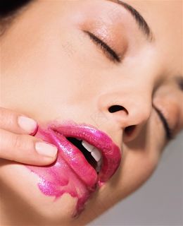 嘴唇特写摄影图片