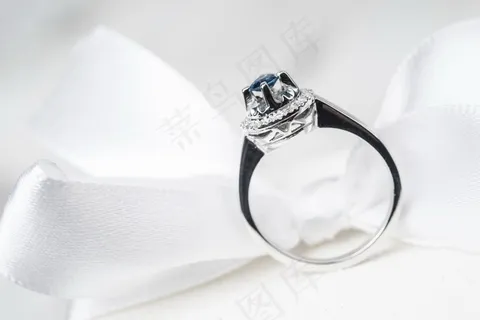 结婚钻戒图片 结婚钻戒图片