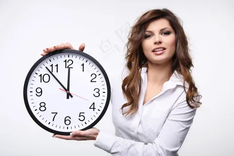 高清美女时钟街拍图片 高清美女时钟街拍图片