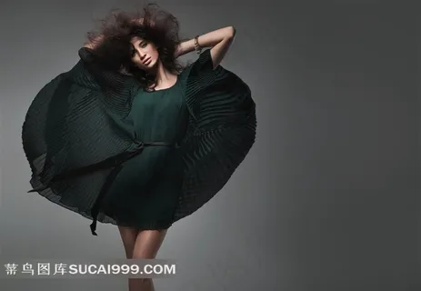 穿墨绿色裙子美女特写摄影高清图片