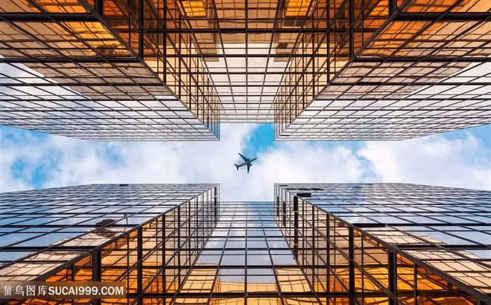 天空中的飞机