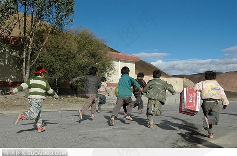 西藏人文风情-奔跑的小孩 西藏人文风情-奔跑的小孩