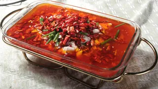 真菌红汤鲜鱼片