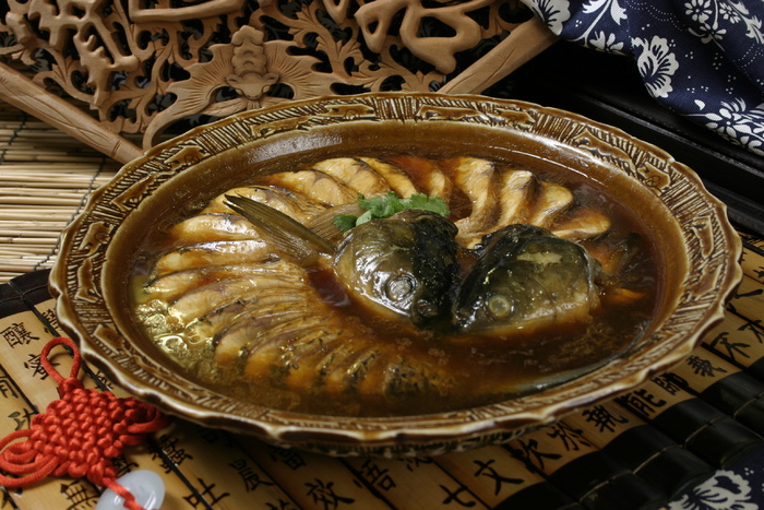  春嫂炖活鱼