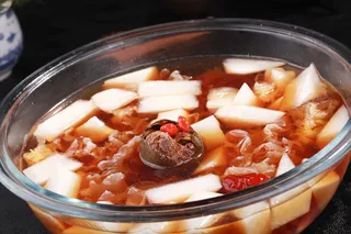 银耳红枣煲雪梨 (2)