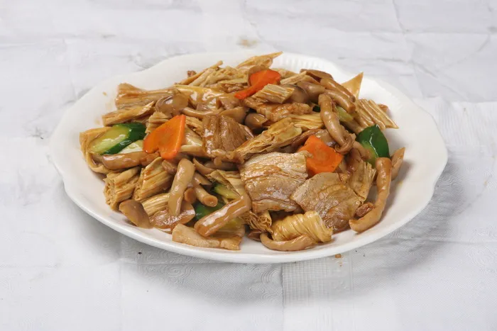 长寿菌烧腐竹 (1)