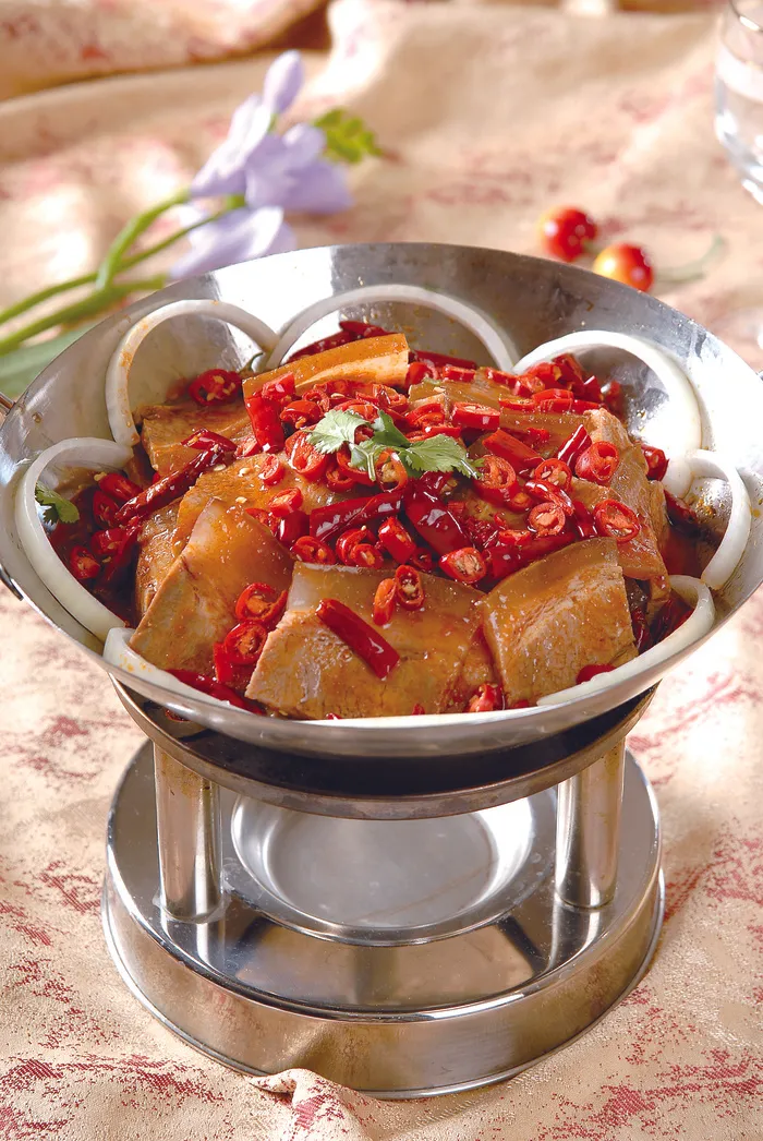干锅美食焖锅湘菜麻辣香辣纸锅干锅带皮牛肉 