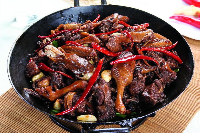 干锅美食焖锅湘菜麻辣香辣纸锅干锅啤酒鸭