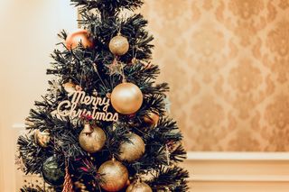 圣诞节圣诞树圣诞球装饰特写326851828