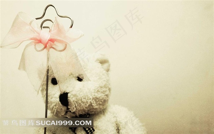 拿蝴蝶结铁棒的熊熊素材