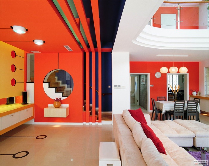 红色简约建筑空间摄影