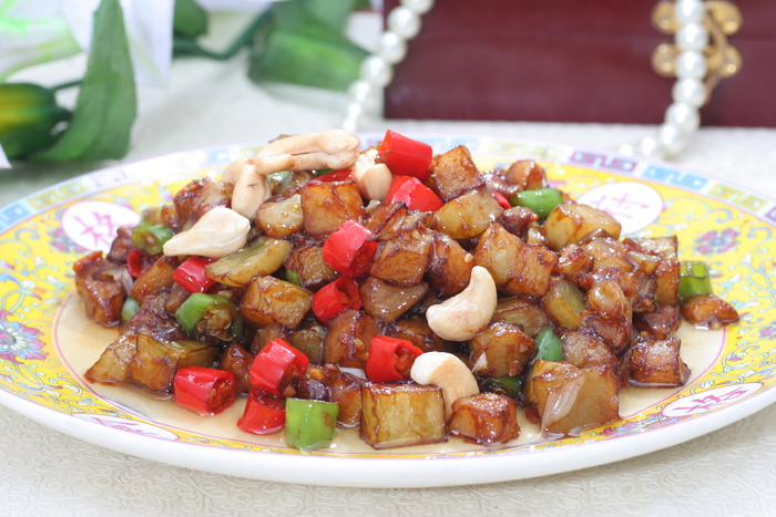 风味茄丁  8元