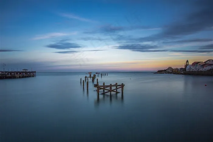 静谧的湖泊美景