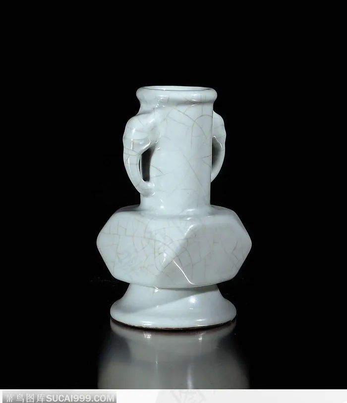 中华传统工艺品白色的瓷壶图片