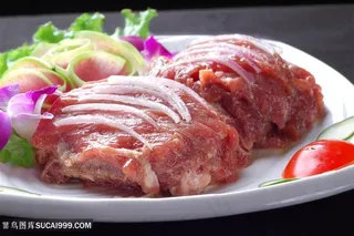 烤肉牛排的美食图片