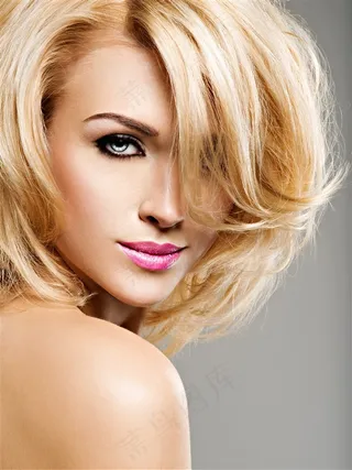 时尚发型美女大图