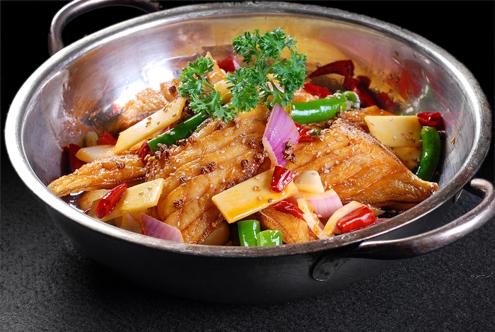 干锅美食焖锅湘菜麻辣香辣纸锅干锅耗儿鱼