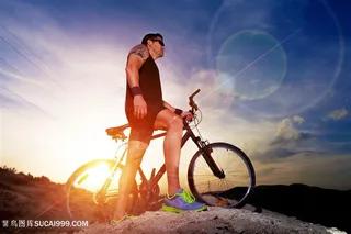 骑山地车的男人高清图片