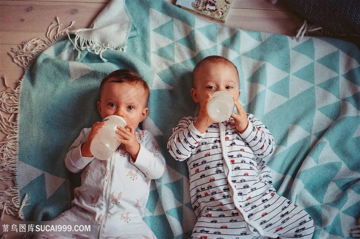 一起喝奶奶宝宝