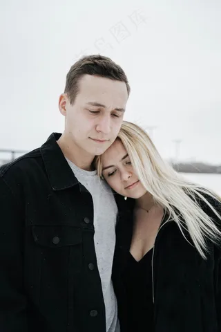 欧美冷淡风情侣写真图片