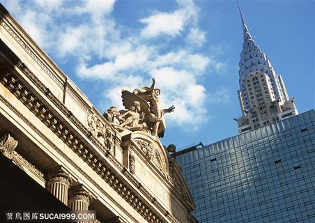 世界风情-大夏旁的雕塑