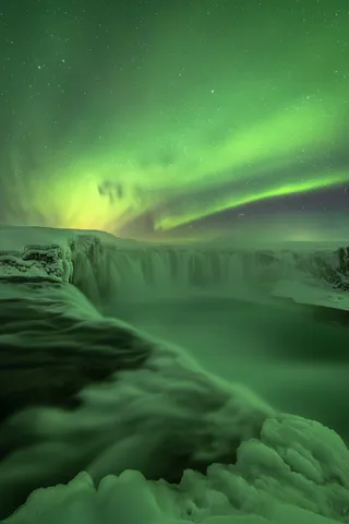 绿色极光壁纸图片