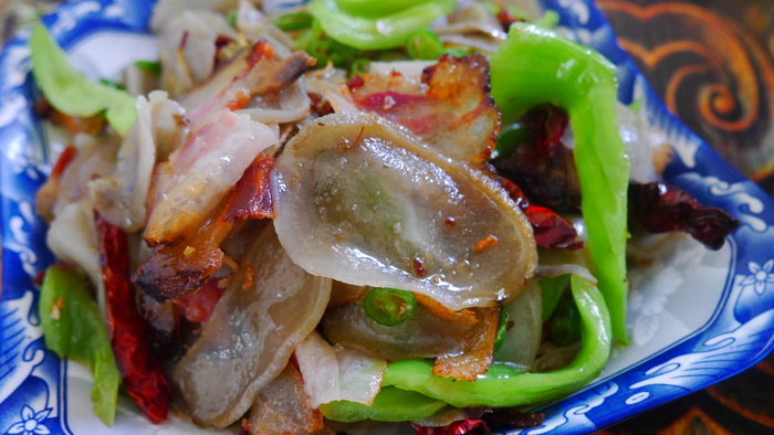美味青椒炒腊肉特写